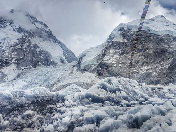 Glaciar de Khumbu, Expedición al Everest.