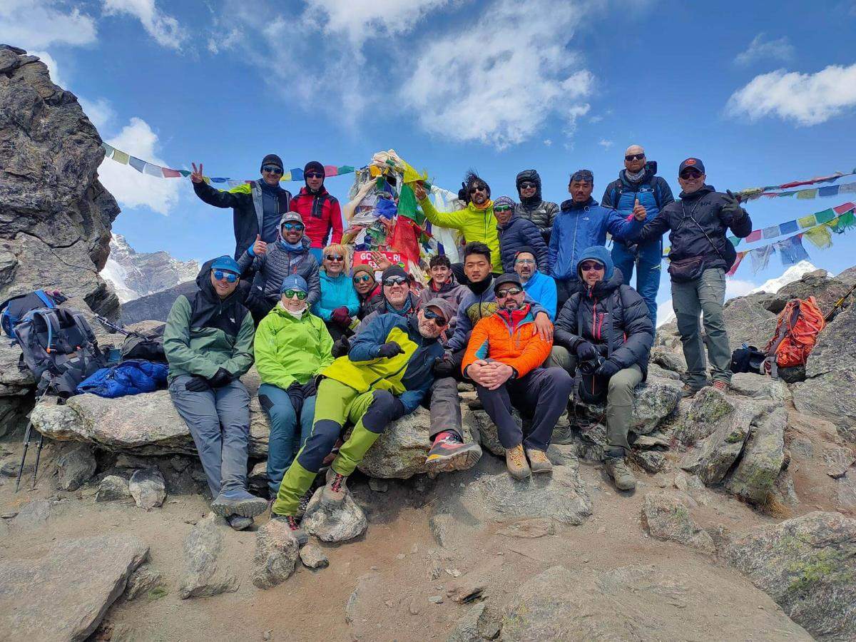 comprueba la lista con la Ropa adecuada para hacer un trekking en Nepal